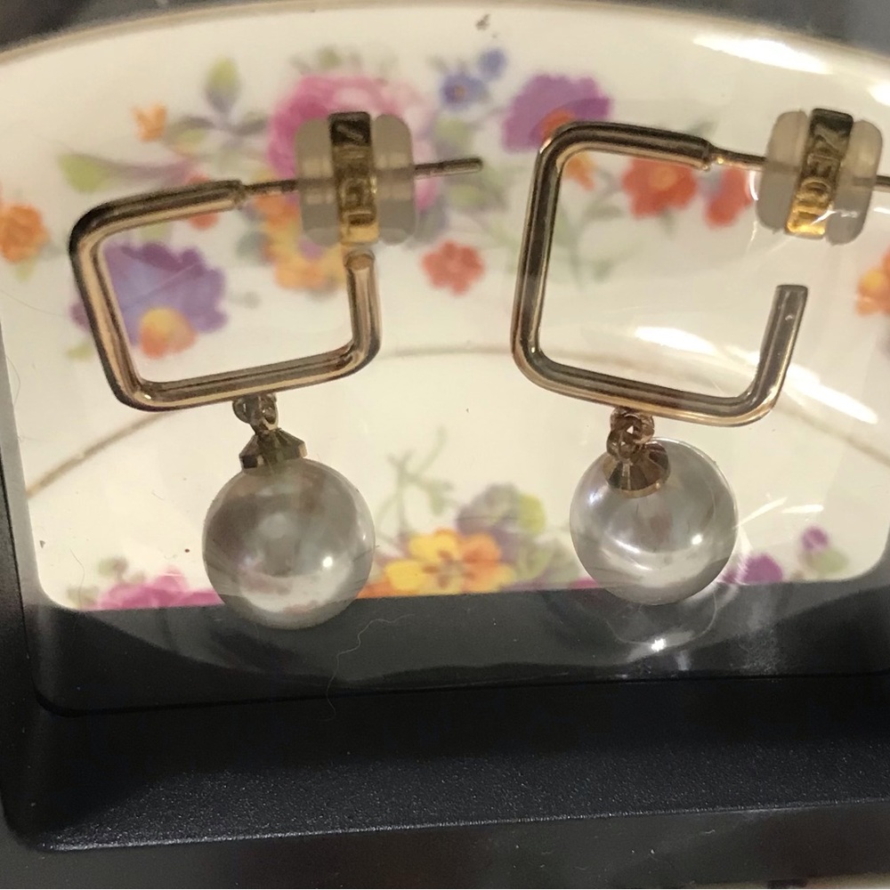 ZIGL Pearl Earrings - Picture 4 of 8